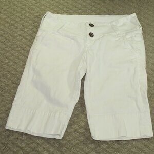 See Thru Soul Women's Size 28 Low Rise White 13" Long Bermuda Shorts